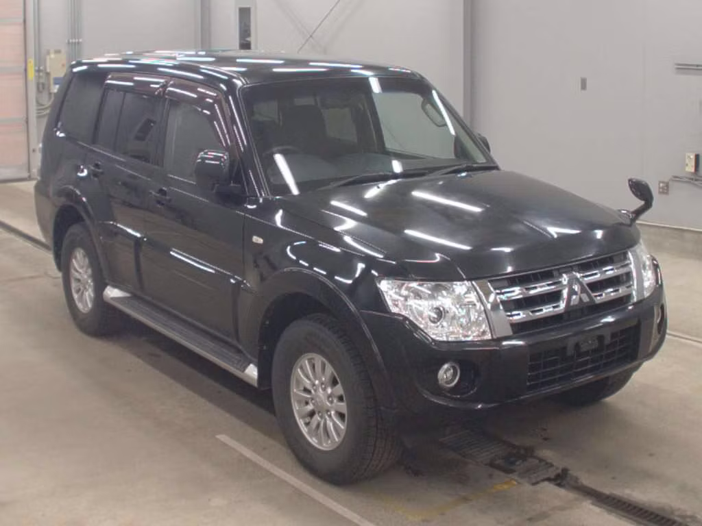 MITSUBISHI PAJERO