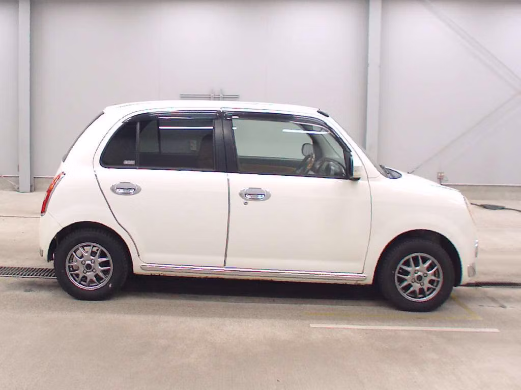 DAIHATSU MIRA GINO