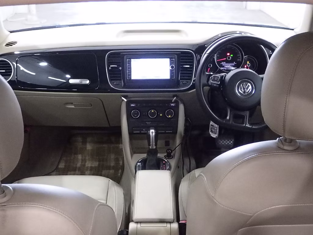 VOLKSWAGEN BEETLE