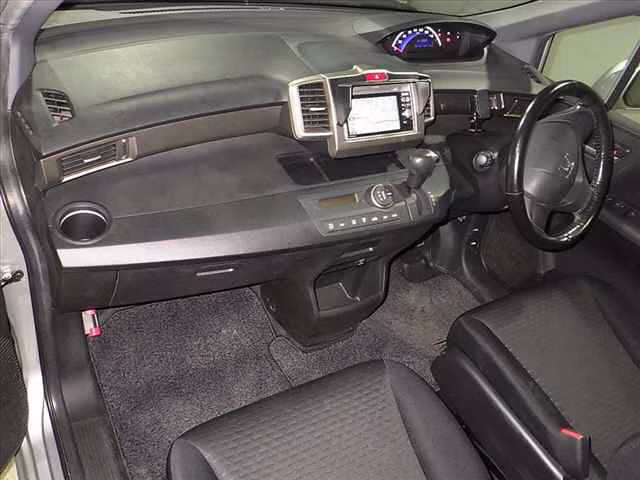 HONDA FREED SPIKE