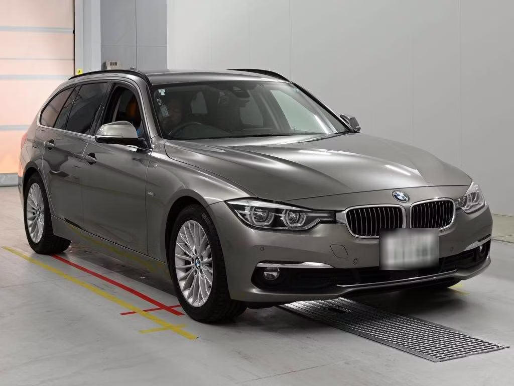 BMW 3-SERIES