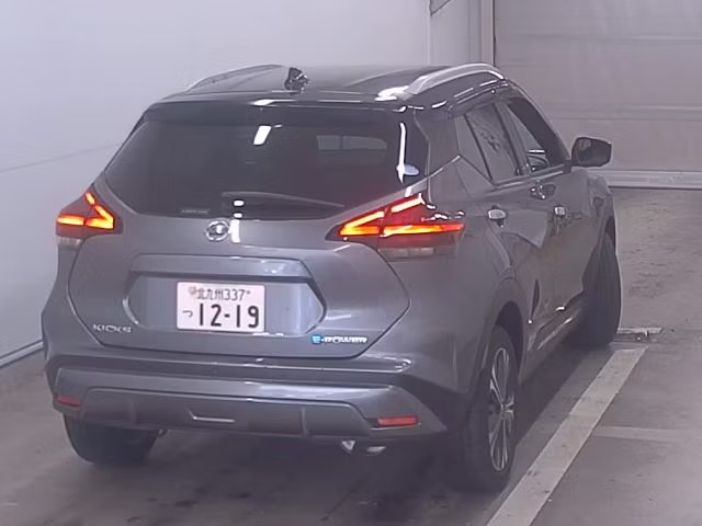 NISSAN KICKS