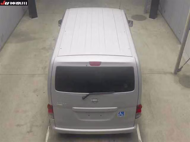 NISSAN NV200