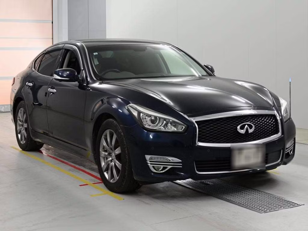NISSAN FUGA