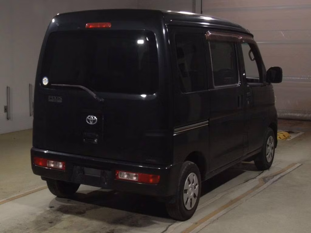 TOYOTA PIXIS VAN
