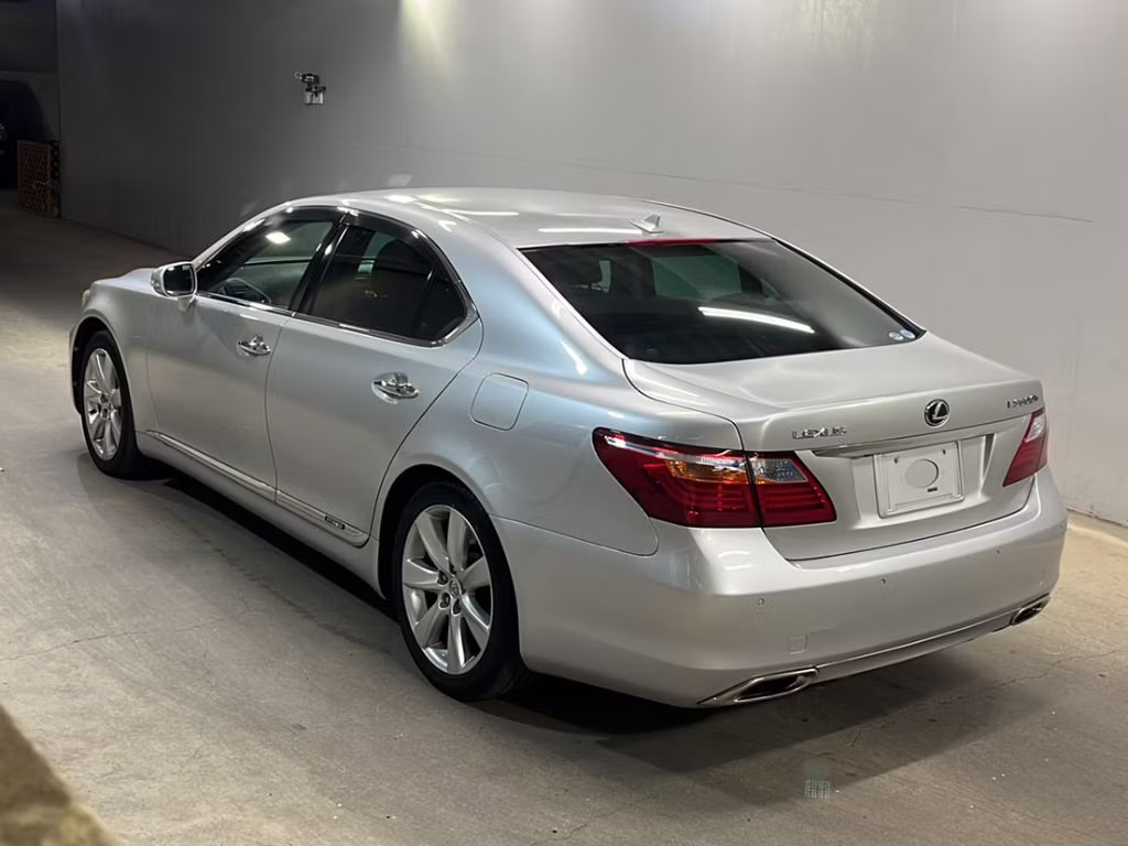 LEXUS LS600H