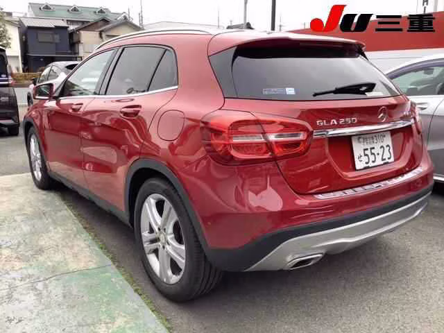 MERCEDES-BENZ GLA-CLASS