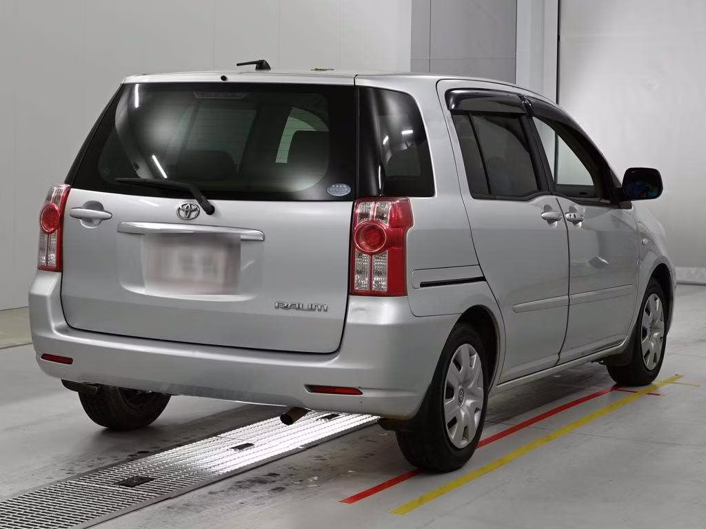 TOYOTA RAUM