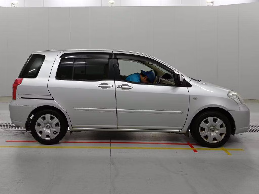 TOYOTA RAUM