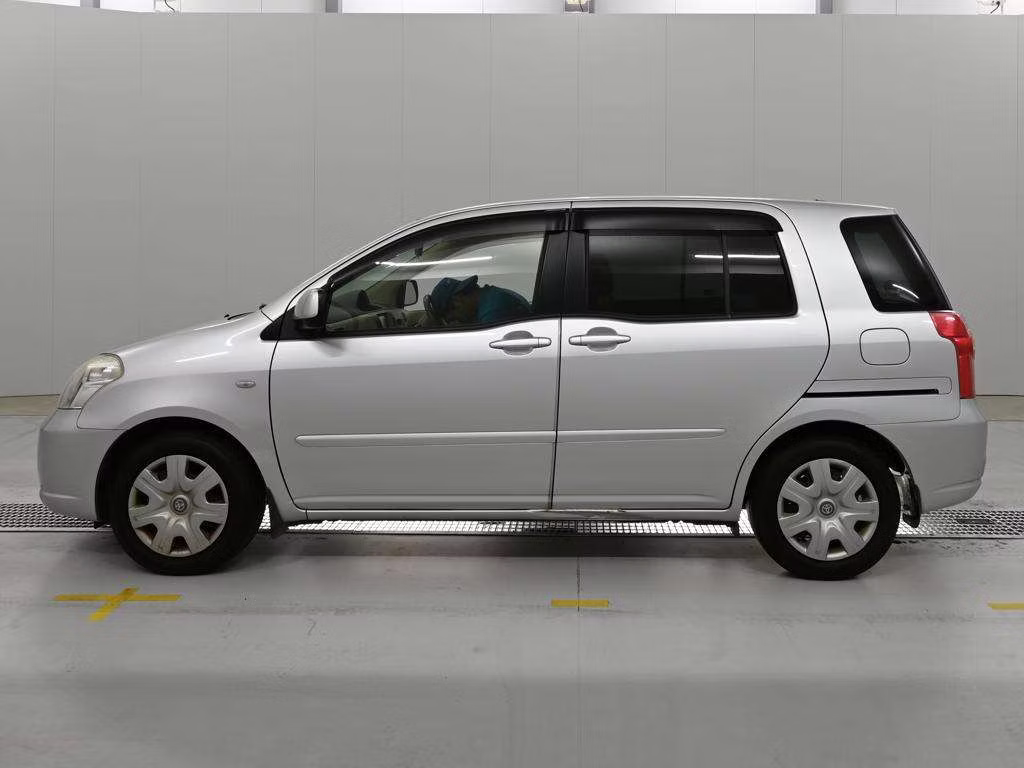 TOYOTA RAUM