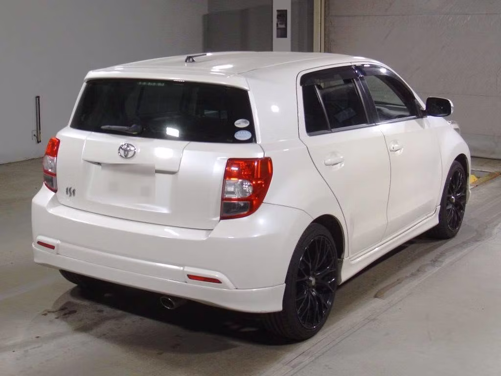 TOYOTA IST