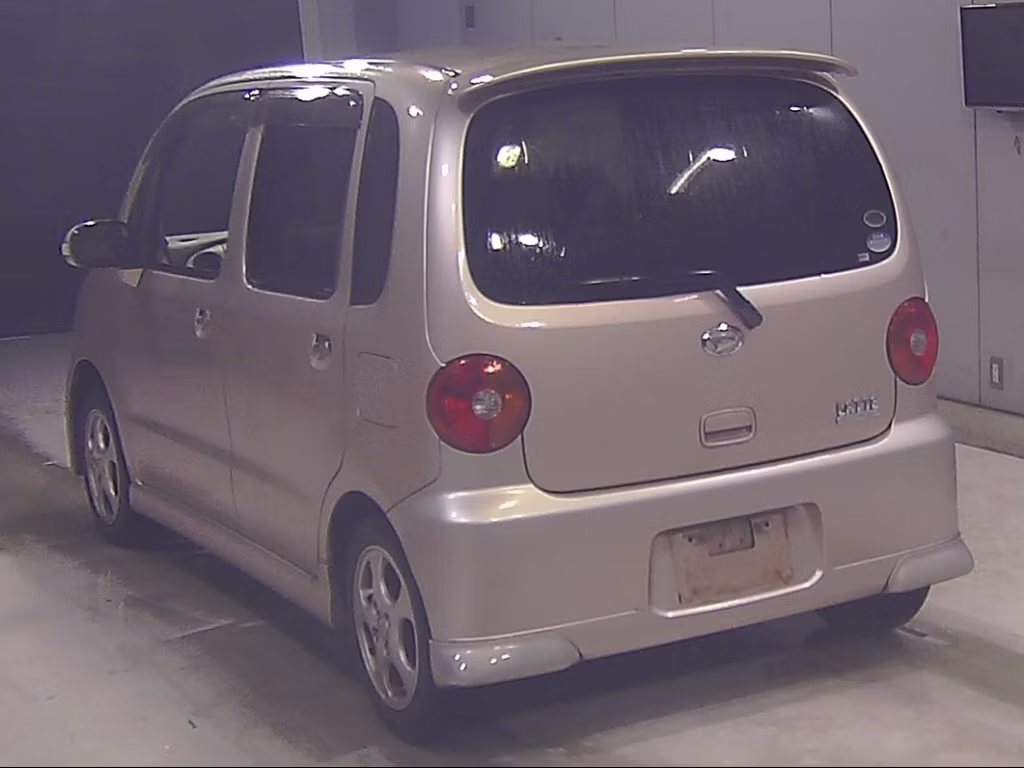 DAIHATSU MOVE LATTE