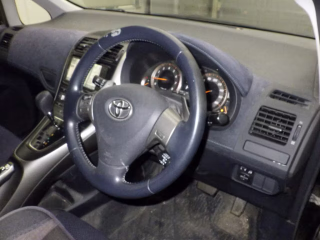 TOYOTA BLADE