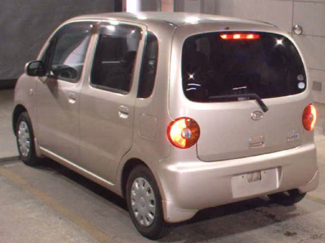DAIHATSU MOVE LATTE