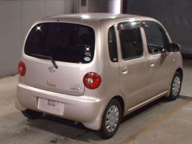 DAIHATSU MOVE LATTE