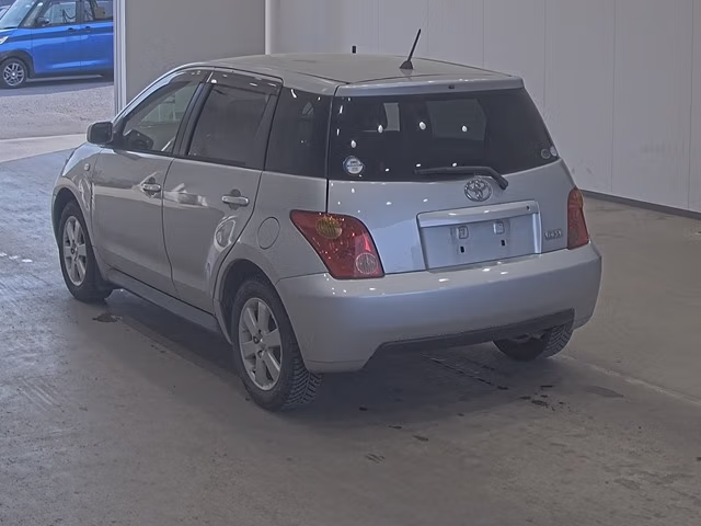 TOYOTA IST