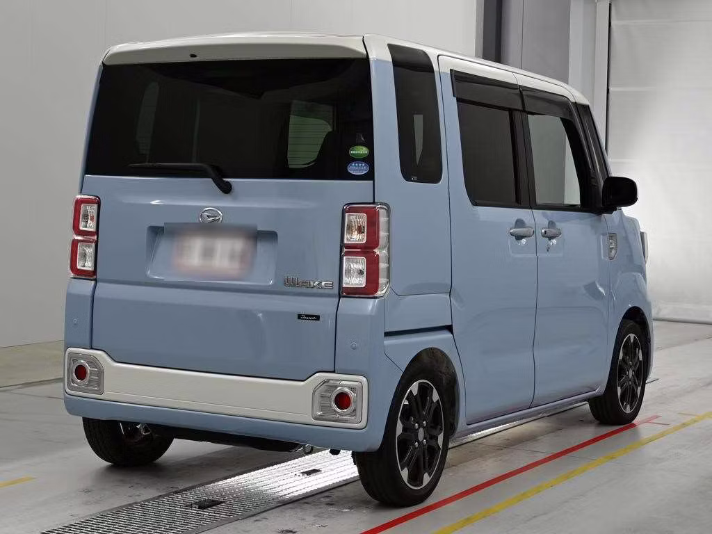 DAIHATSU WAKE