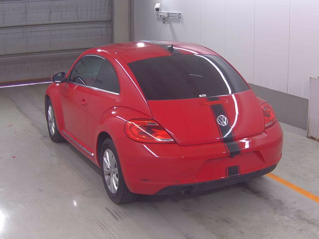 VOLKSWAGEN BEETLE