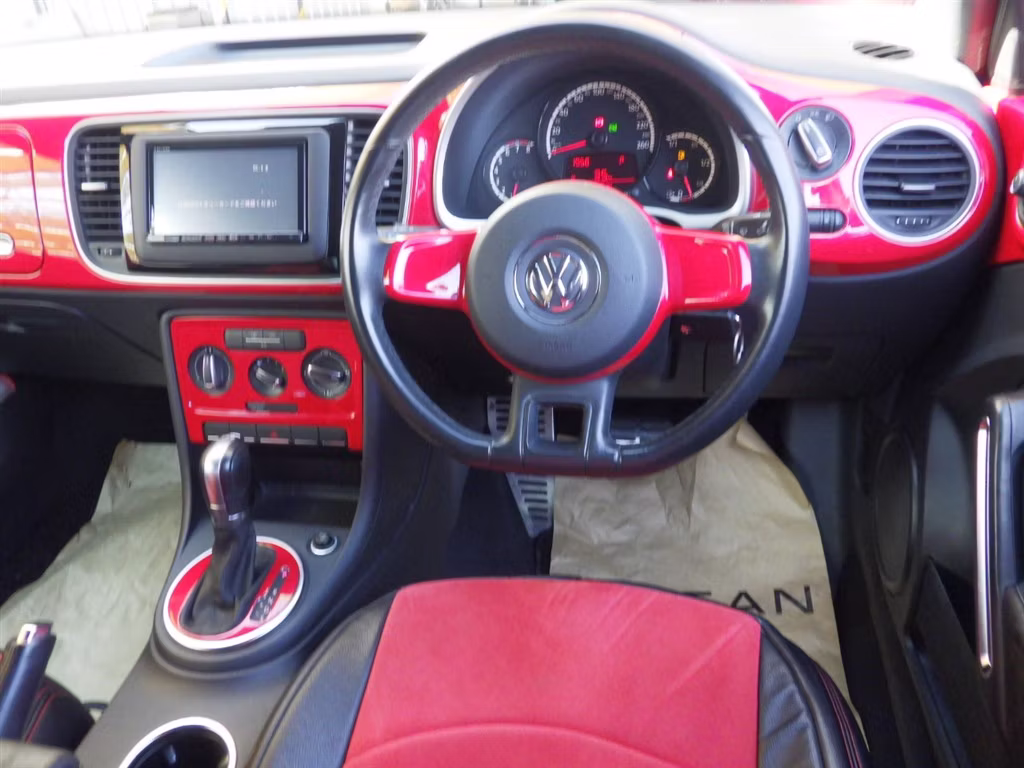 VOLKSWAGEN BEETLE