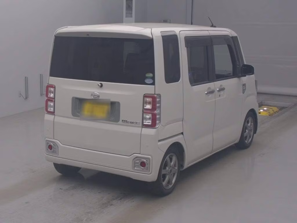 DAIHATSU WAKE