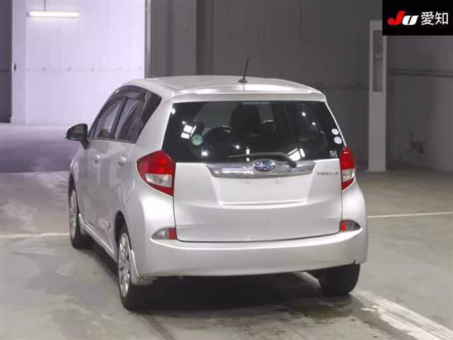 SUBARU TREZIA