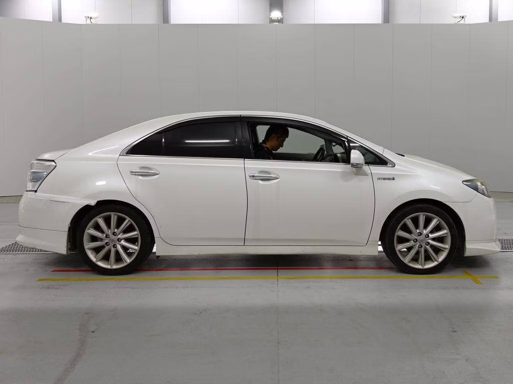 TOYOTA SAI