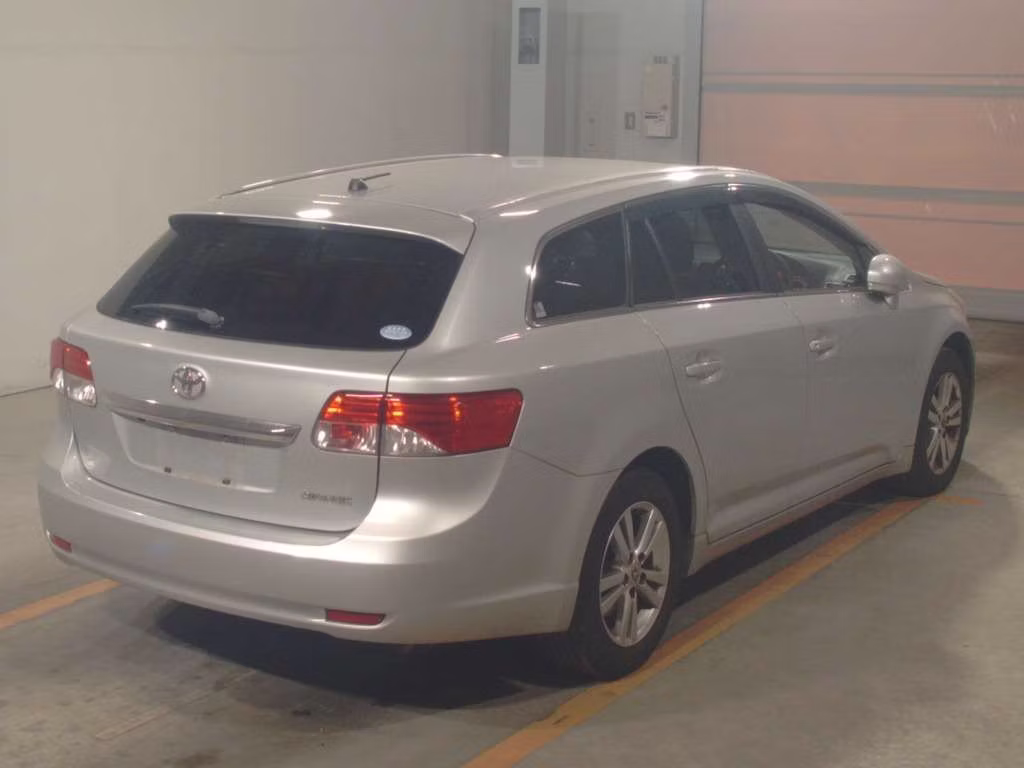 TOYOTA AVENSIS