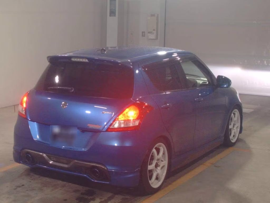 SUZUKI SWIFT