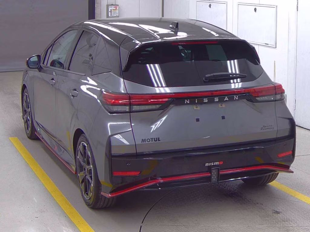 NISSAN AURA