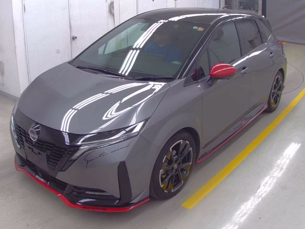 NISSAN AURA
