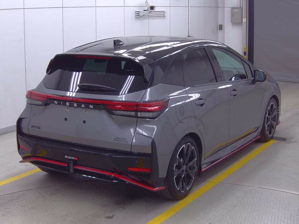 NISSAN AURA