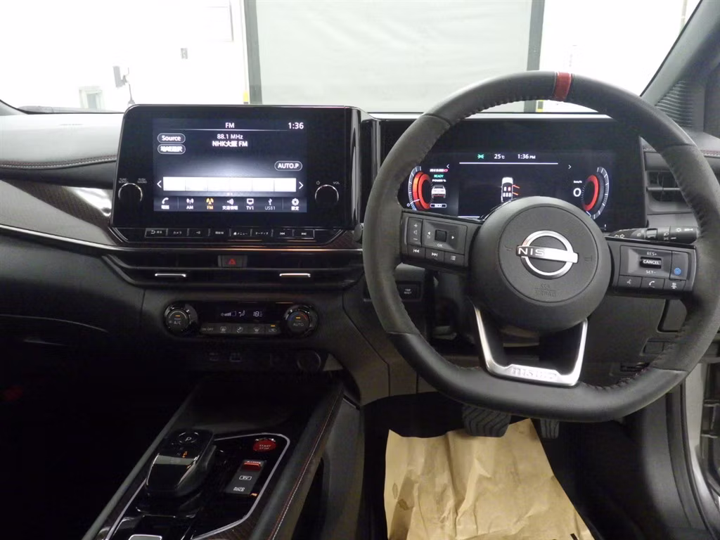 NISSAN AURA