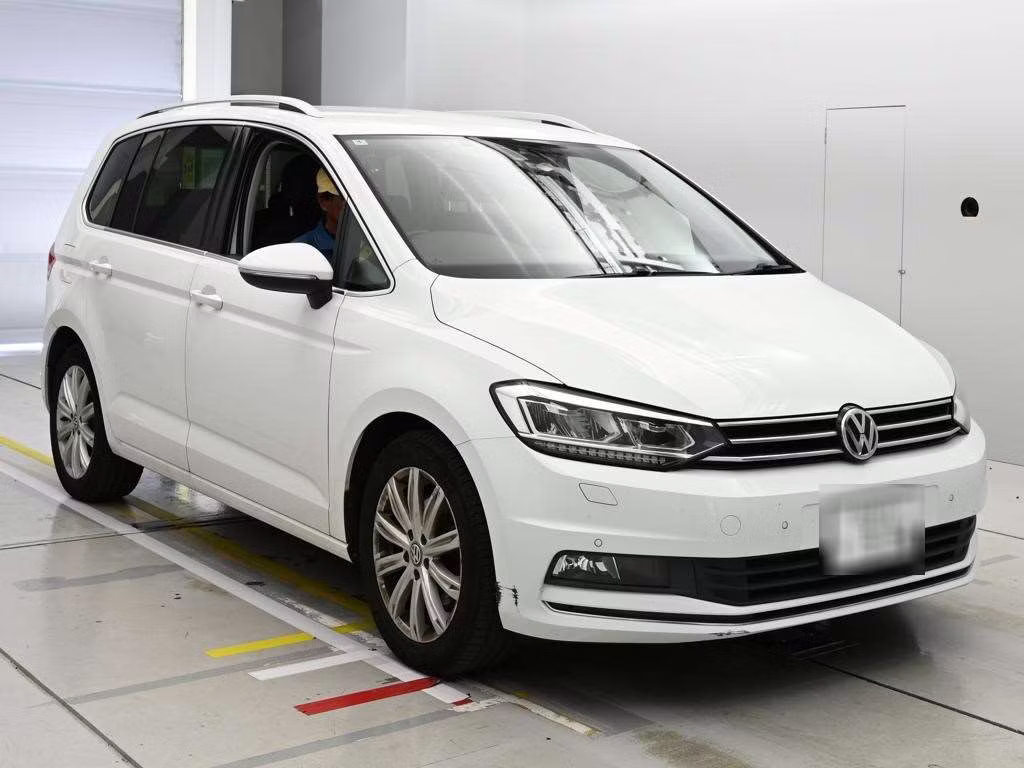 VOLKSWAGEN TOURAN