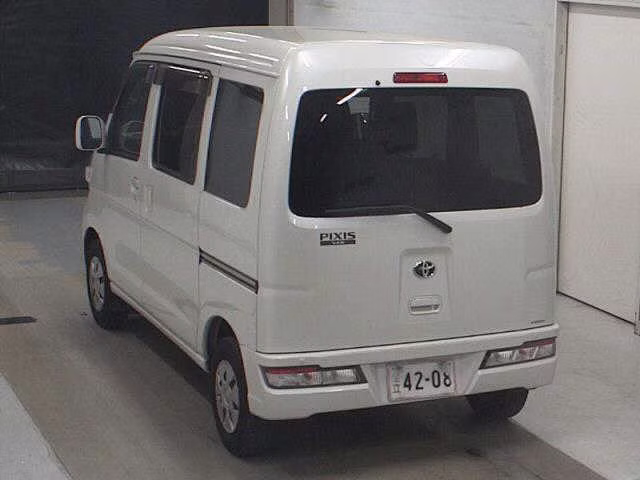 TOYOTA PIXIS VAN