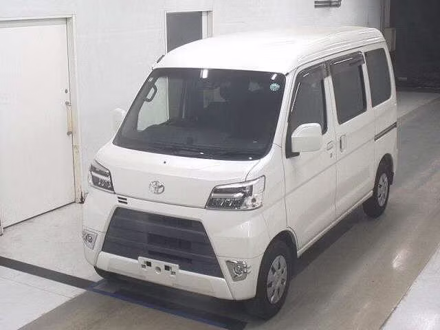 TOYOTA PIXIS VAN