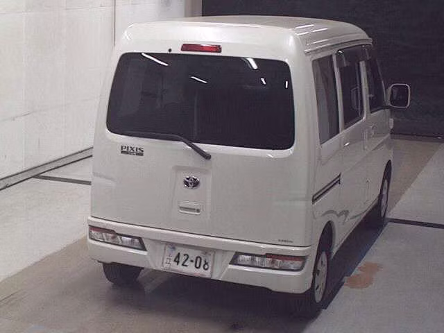 TOYOTA PIXIS VAN