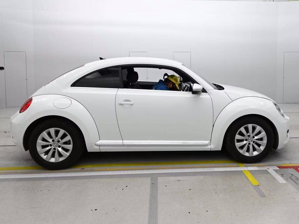VOLKSWAGEN BEETLE
