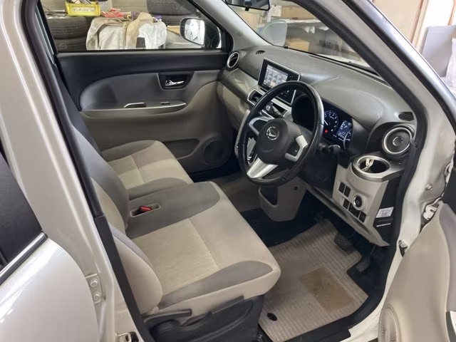 DAIHATSU CAST