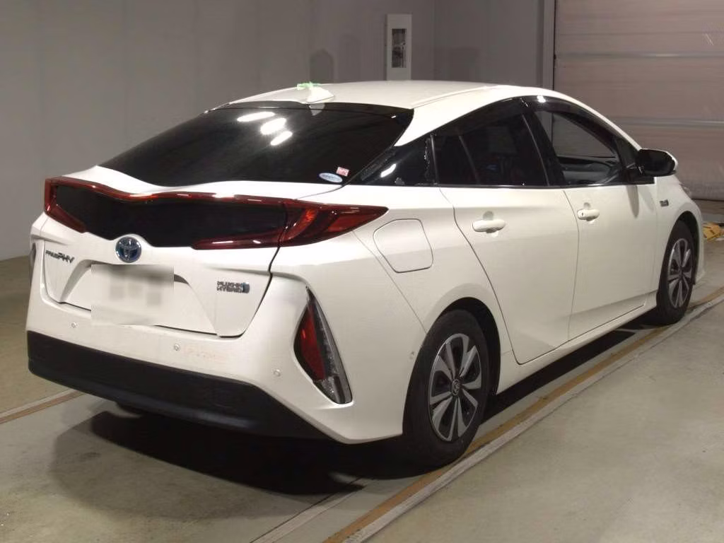TOYOTA PRIUS PHV