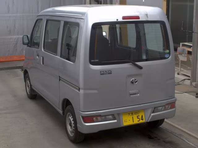 TOYOTA PIXIS VAN