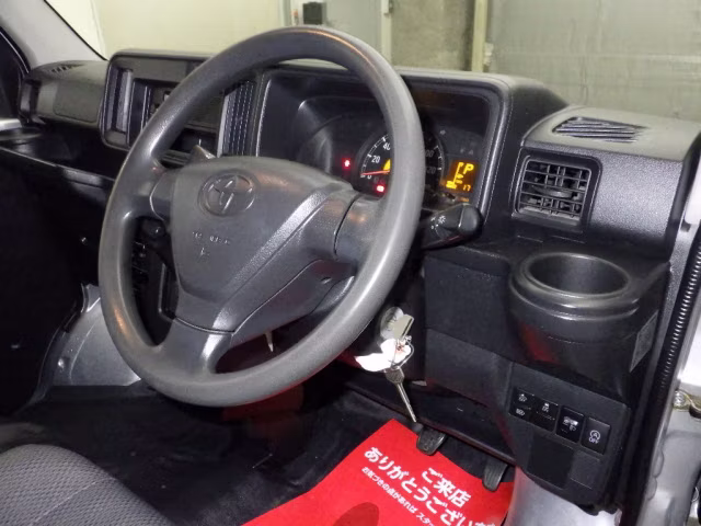 TOYOTA PIXIS VAN