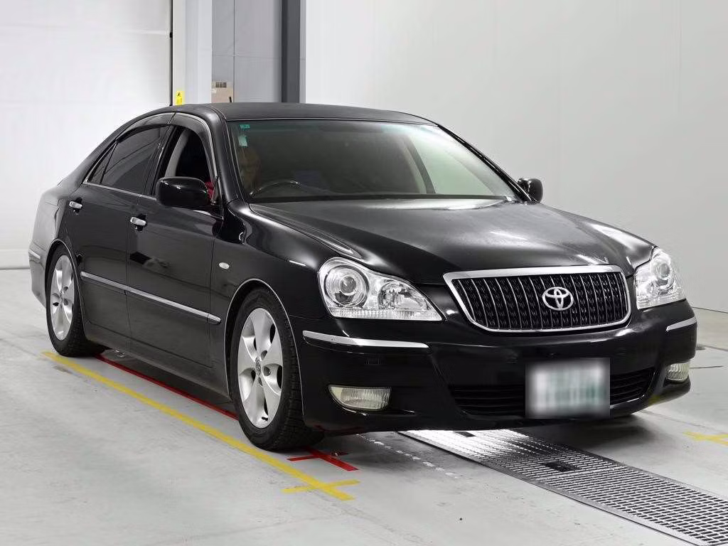 TOYOTA CROWN MAJESTA