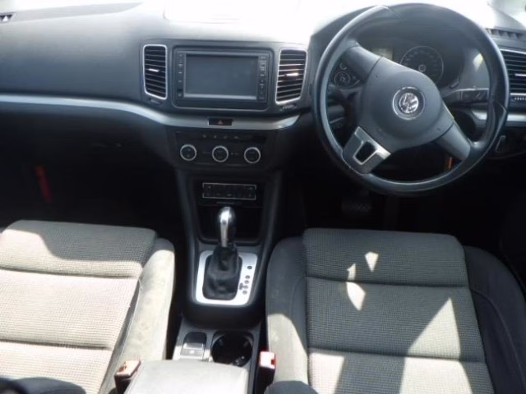 VOLKSWAGEN SHARAN