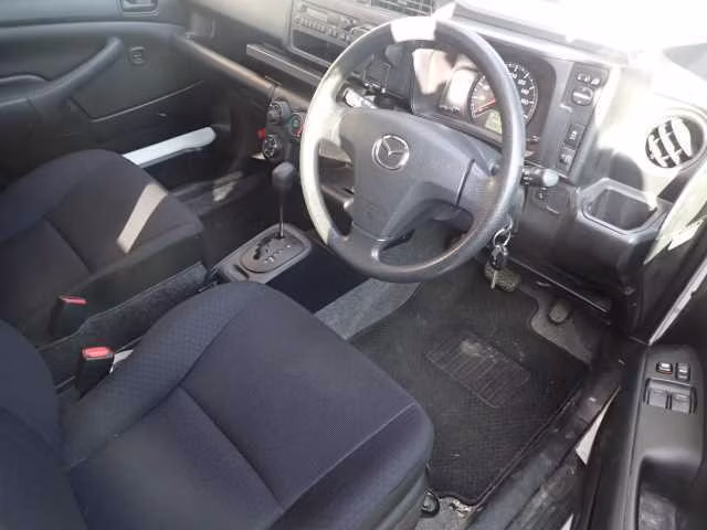 MAZDA FAMILIA