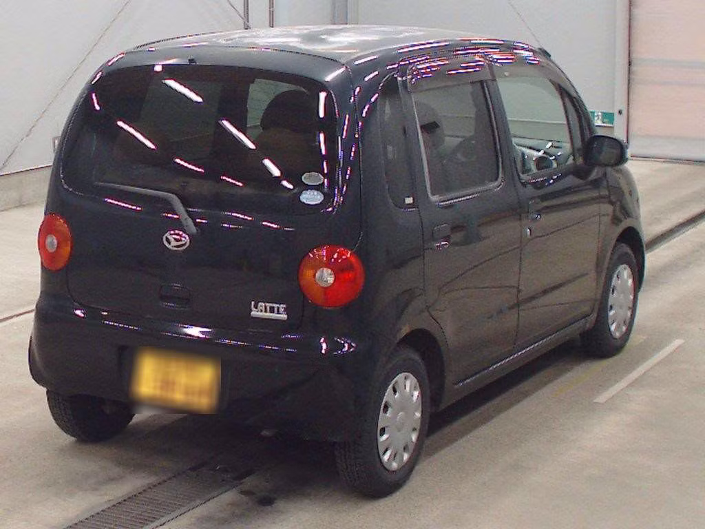 DAIHATSU MOVE LATTE