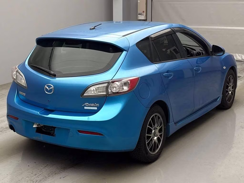 MAZDA AXELA