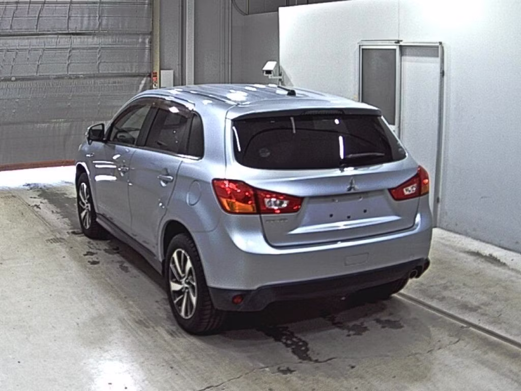 MITSUBISHI RVR