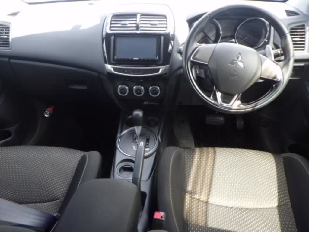 MITSUBISHI RVR
