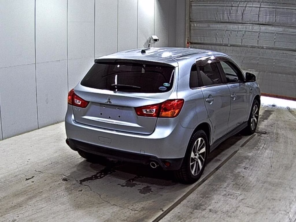MITSUBISHI RVR