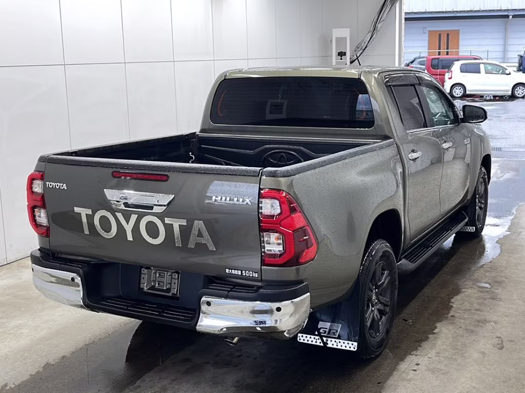 TOYOTA HILUX